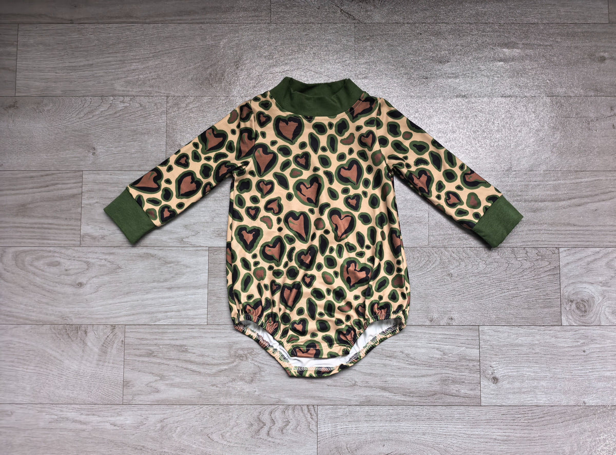 ( No moq ) Preorder Baby Kids Infant Long Sleeves Hearts Valentine Romper Green Clothes