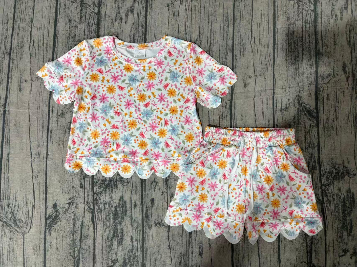 ( No moq ) Preorder Baby Girls Toddler Short Sleeves Bows Flower Shirt Scallop Shorts Set