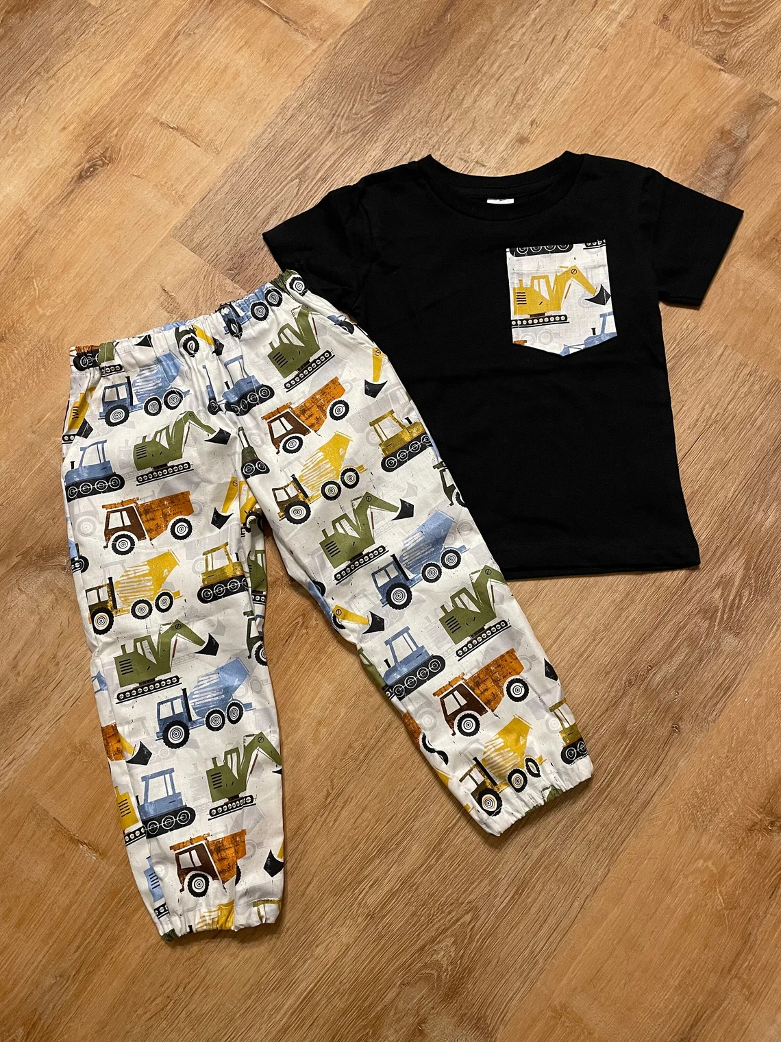 ( Moq 5 ) Preorder Baby Boys Short Sleeves Black Shirt Trucks Pockets Pants Clothes Set