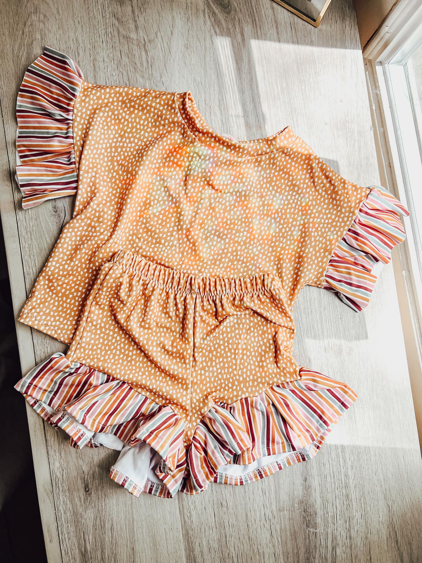 Preorder Baby Girl Short Sleeves Dots Shirts Ruffle Shorts Set ( Moq 5 )