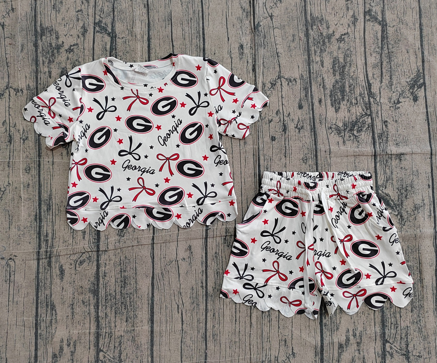 ( No moq ) Preorder Baby Girls Kids Short Sleeves Red Green Bows Team Shirt Scallop Shorts Summer Set