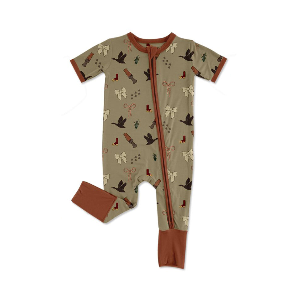 ( Moq 5 ) Preorder Baby Girls Short Sleeves Bows Ducks Hunting Zipper Sleeper Romper