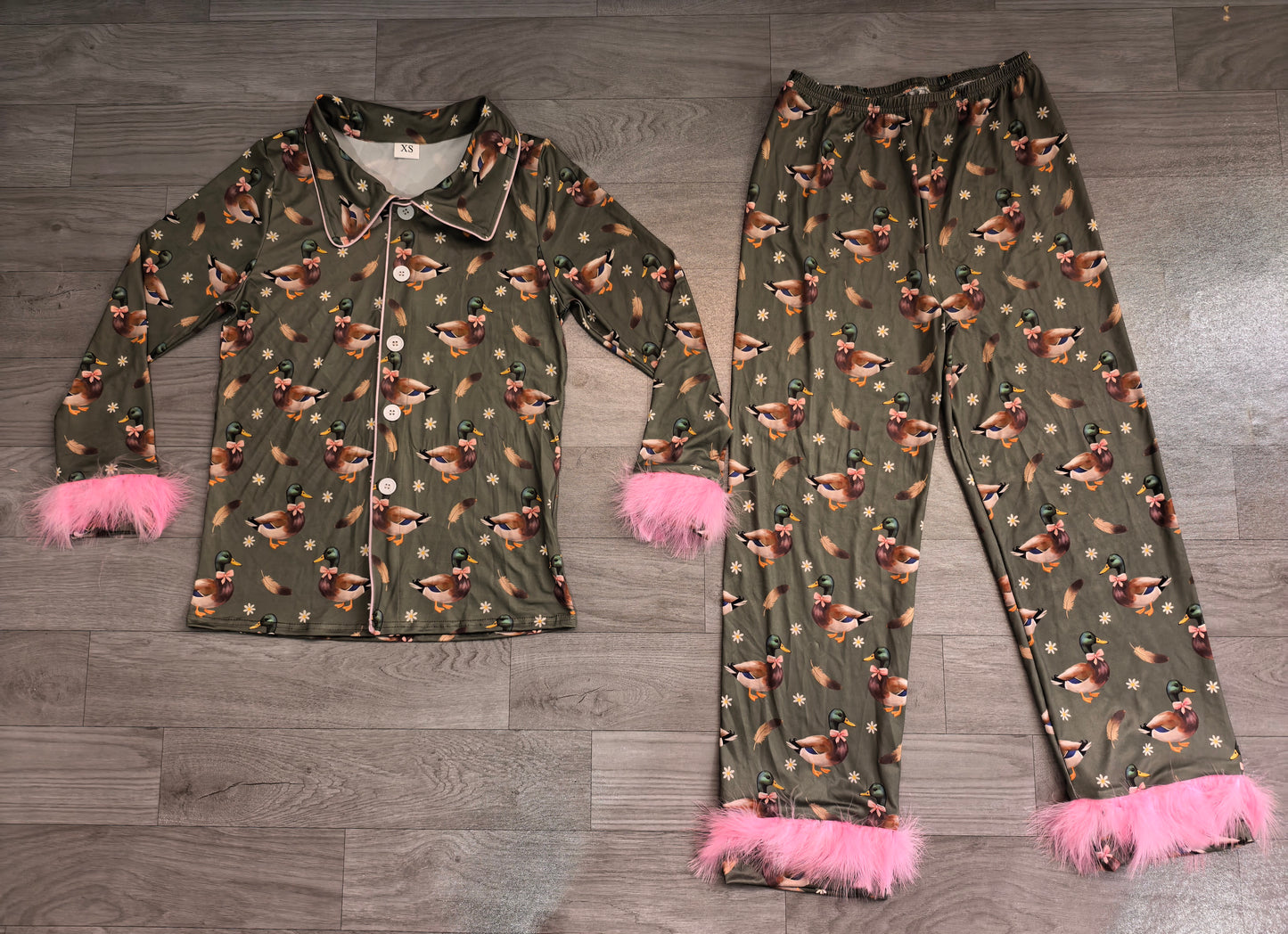 ( No moq ) Preorder Adult Women Ducks Bows Flower Buttons Shirt Pink Fur Pants Pajamas Pink Set