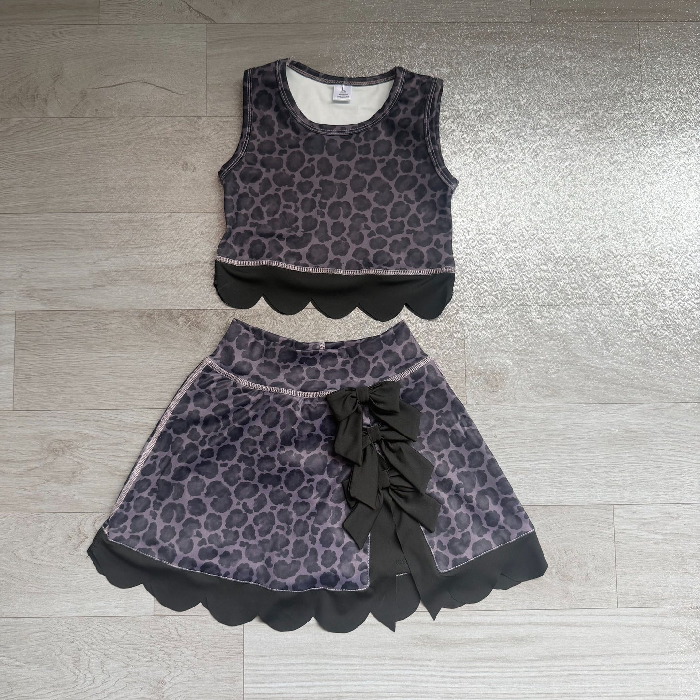 ( No moq ) Preorder Baby Girls Kids Black Leopard Vest Bows Scallop Bows Skirt Shorts Yoga Active Set Clothes