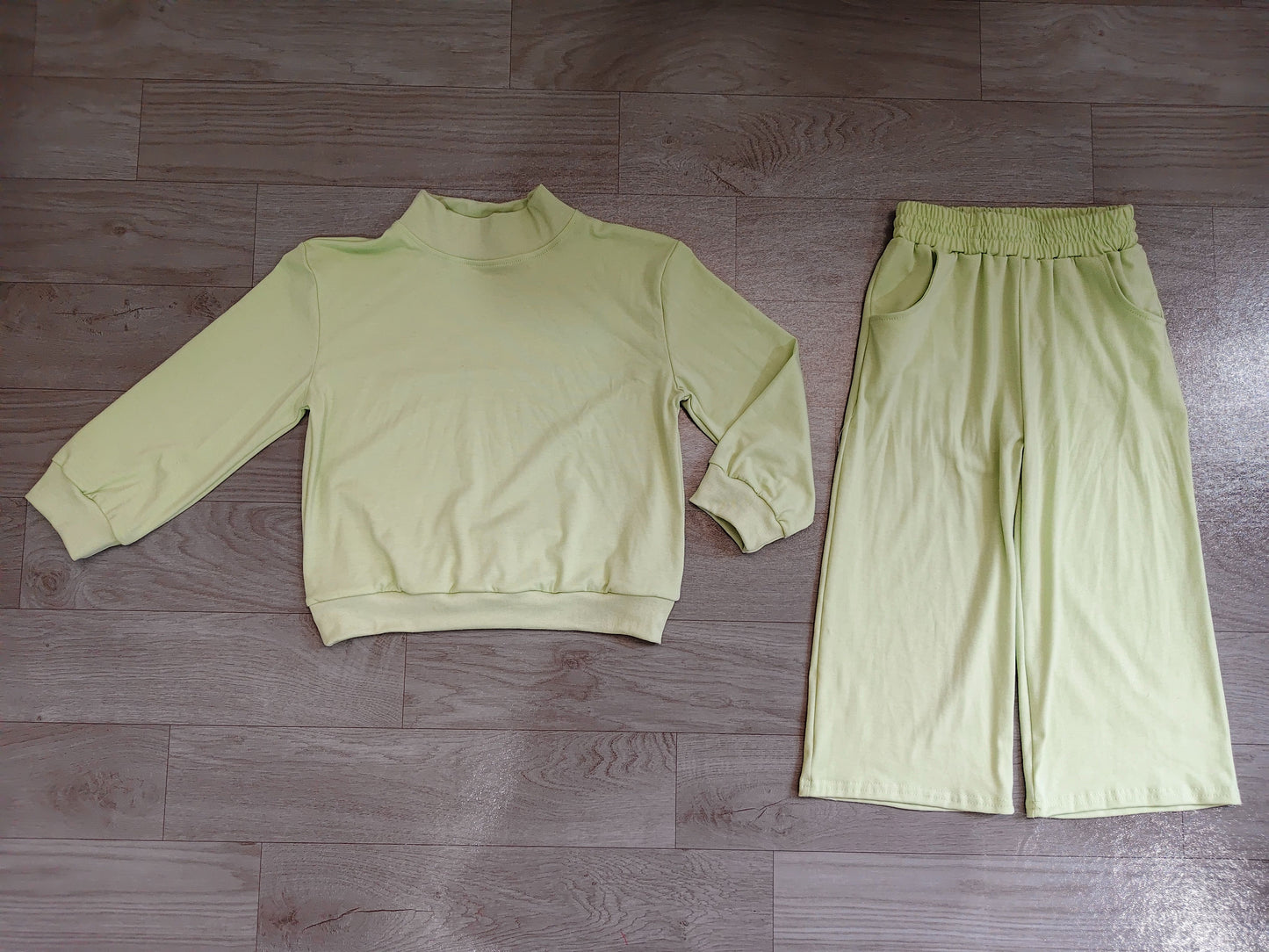 ( No moq ) Preorder Baby Girl Kids Long Sleeves Green Shirt Pockets Pants Set Pajamas Clothes