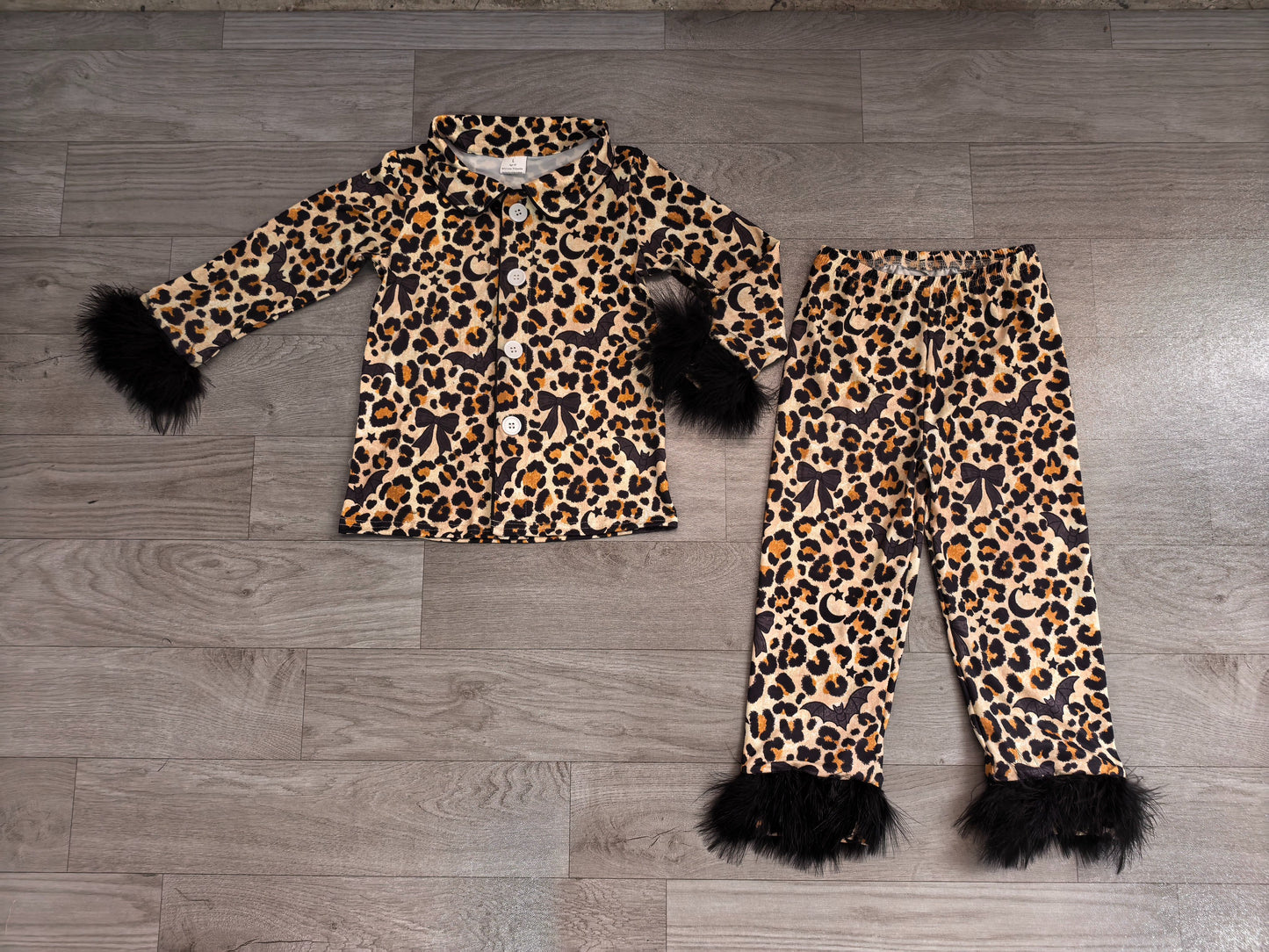 ( No moq ) Preorder Baby Girls Kids Bats Leopard Bows Buttons Shirt Black Fur Pants Halloween Pajamas Set Clothes