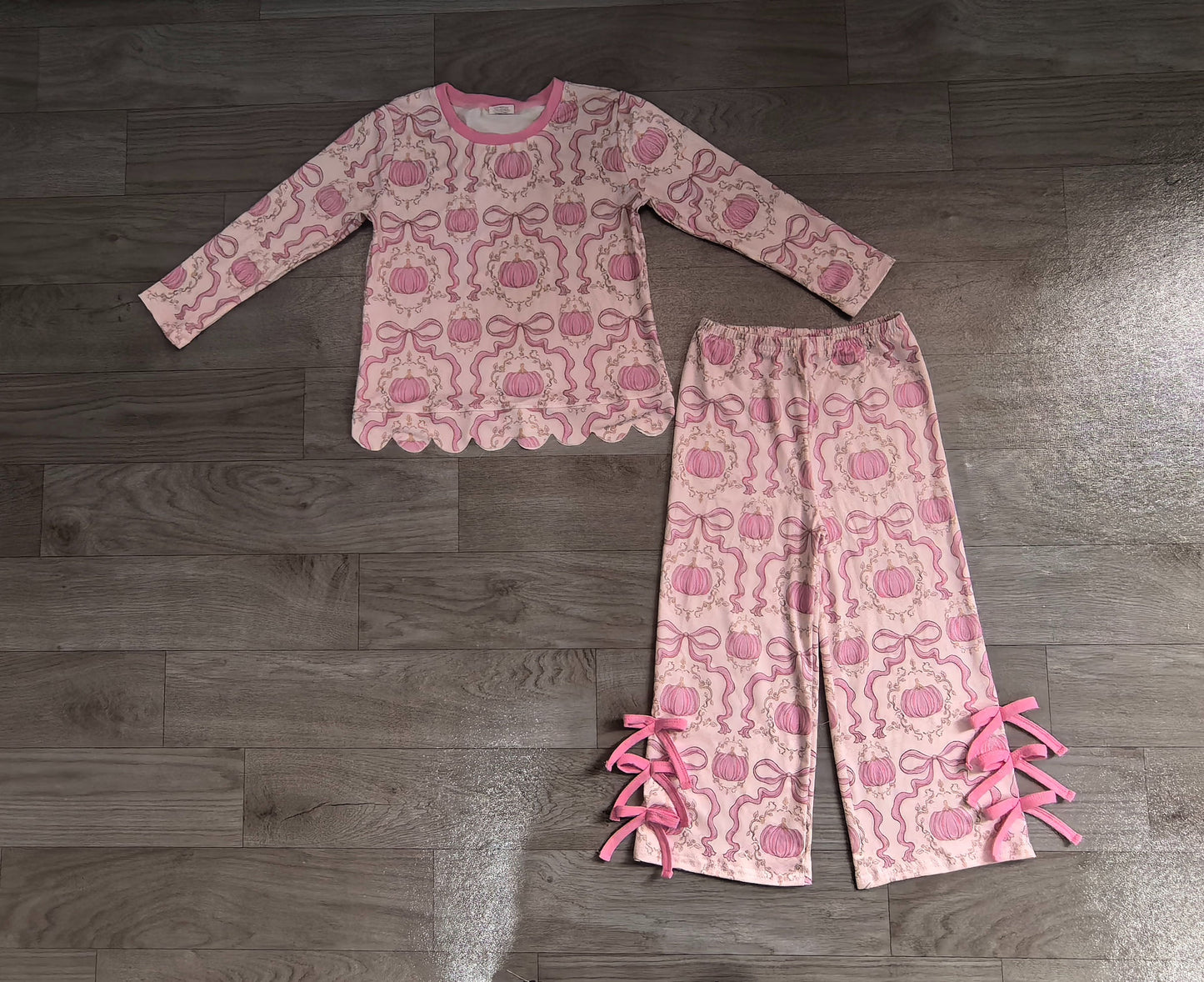 ( No moq ) Preorder Baby Girls Kids Pumpkins Scallop Shirt Pink Bows Pants Set Fall Clothes
