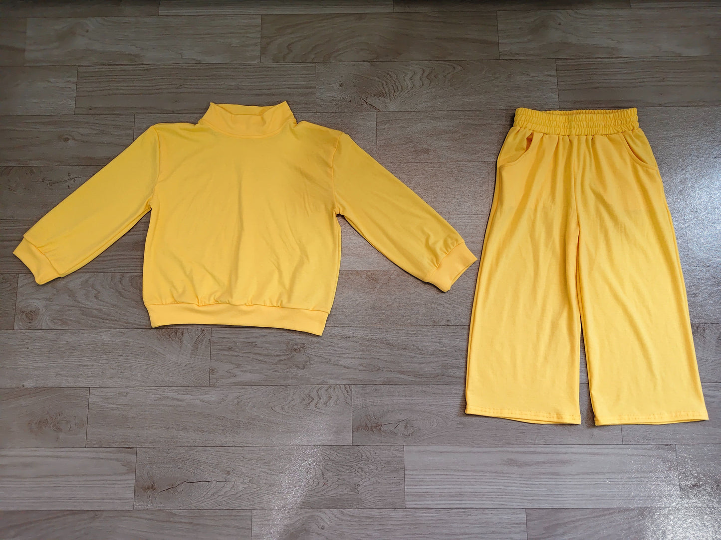 ( No moq ) Preorder Baby Girl Kids Long Sleeves Yellow Shirt Pockets Pants Set Pajamas Clothes