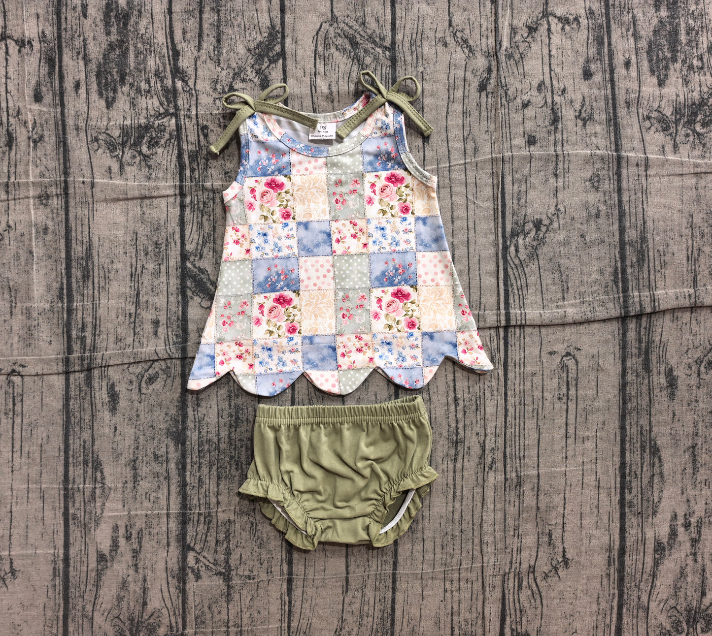 ( No moq ) Preorder Baby Girls Kids Sleeveless Flower Plaid Scallop Tops Green Bummie Shorts Set