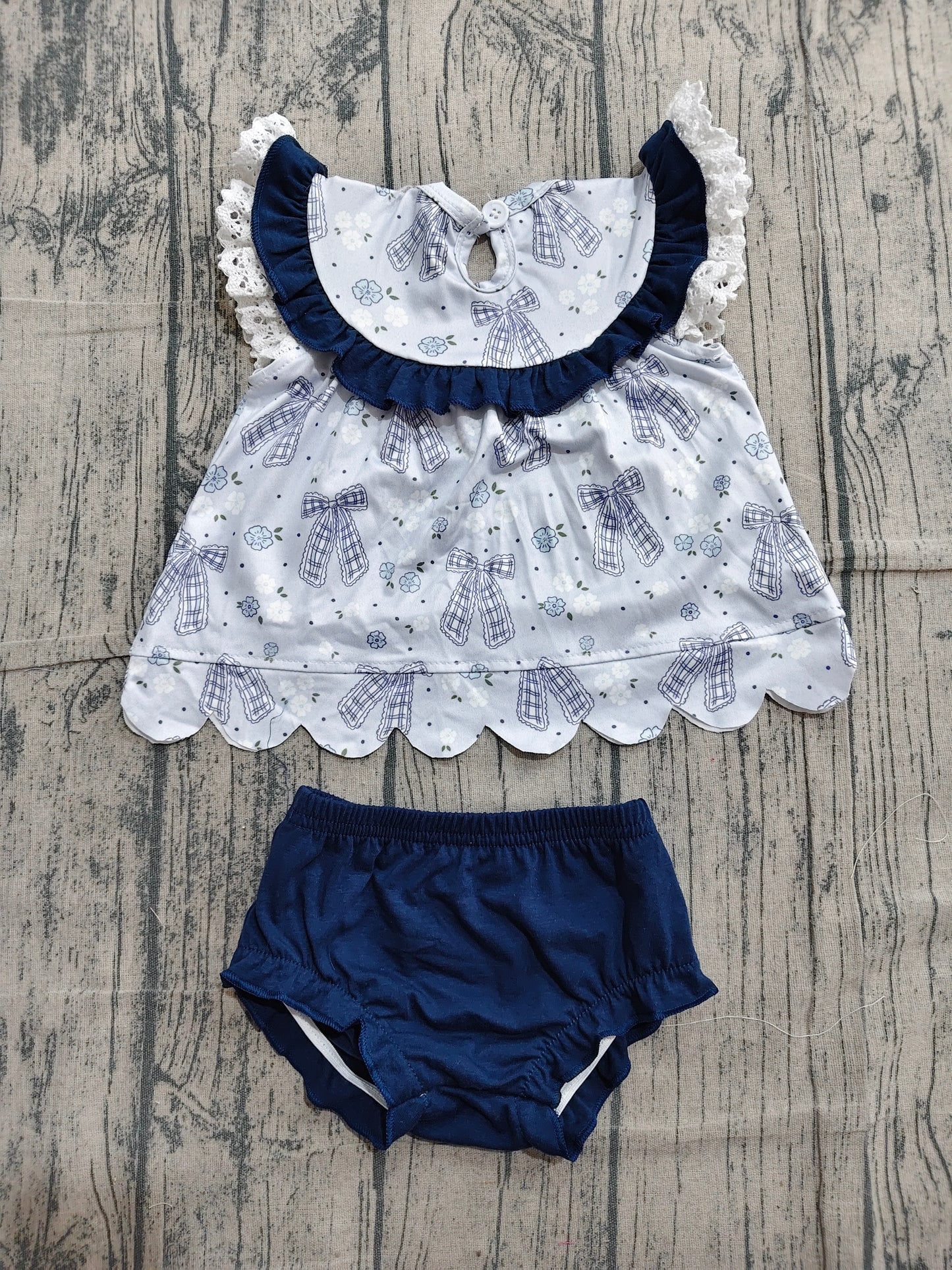 ( No moq ) Preorder Baby Girls Kids Embroidery Smocked Daddy's Girl Bows Flower Tops Navy Bummie Set Clothes