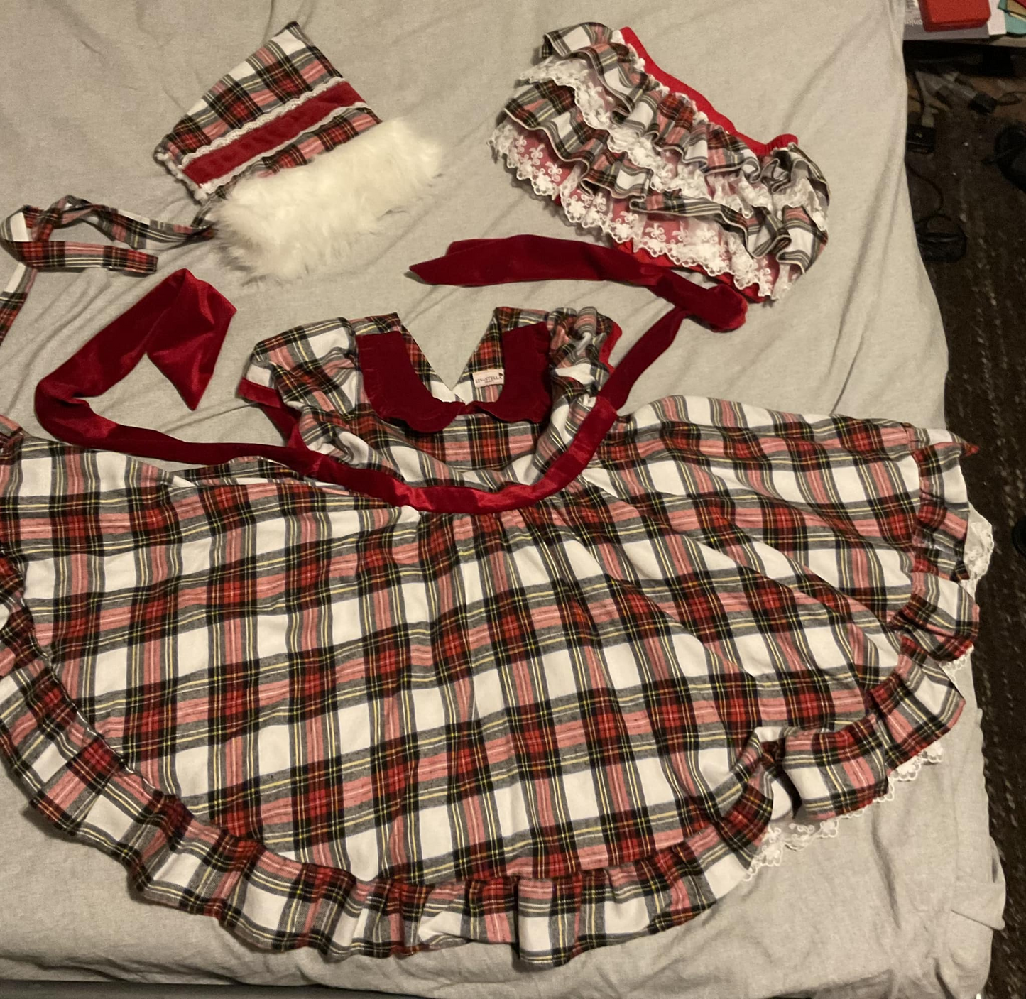 Pre-order Baby Girl Short Sleeves Christmas Plaid Twirl Dress