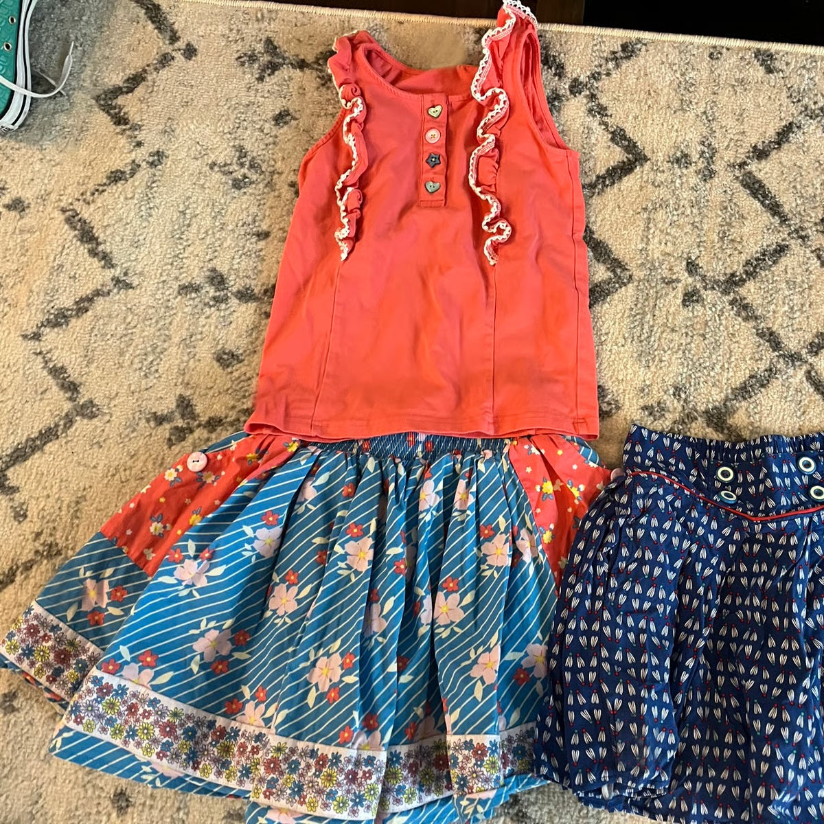 ( Moq 5 ) Preorder Baby Girls Sleeveless Ruffle Tops Flower Skirt Clothes Set