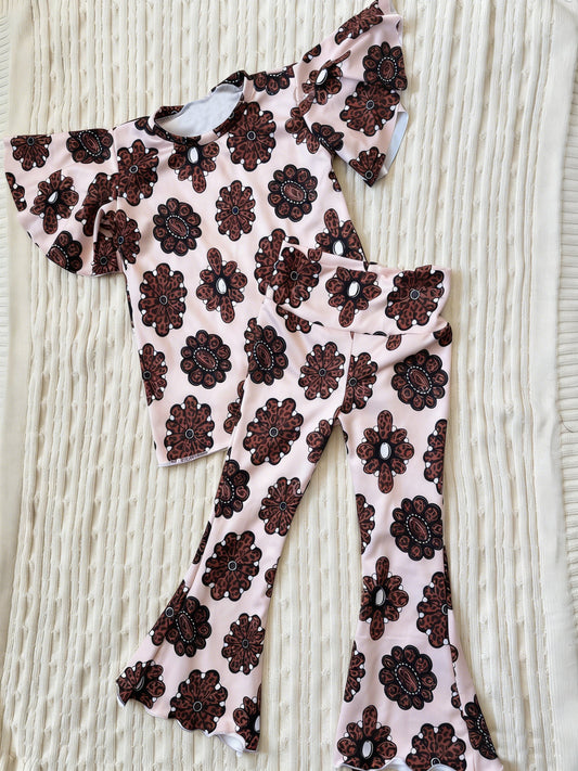 ( Moq 5 )  Preorder Baby Girls Short Sleeves Western Print Shirt Bell Pants Clothes Set