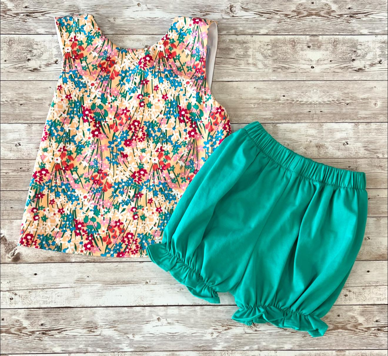 ( Moq 5 ) Preorder Baby Girls Toddler Sleeveless Flower Tops Green Shorts Summer Clothes Set