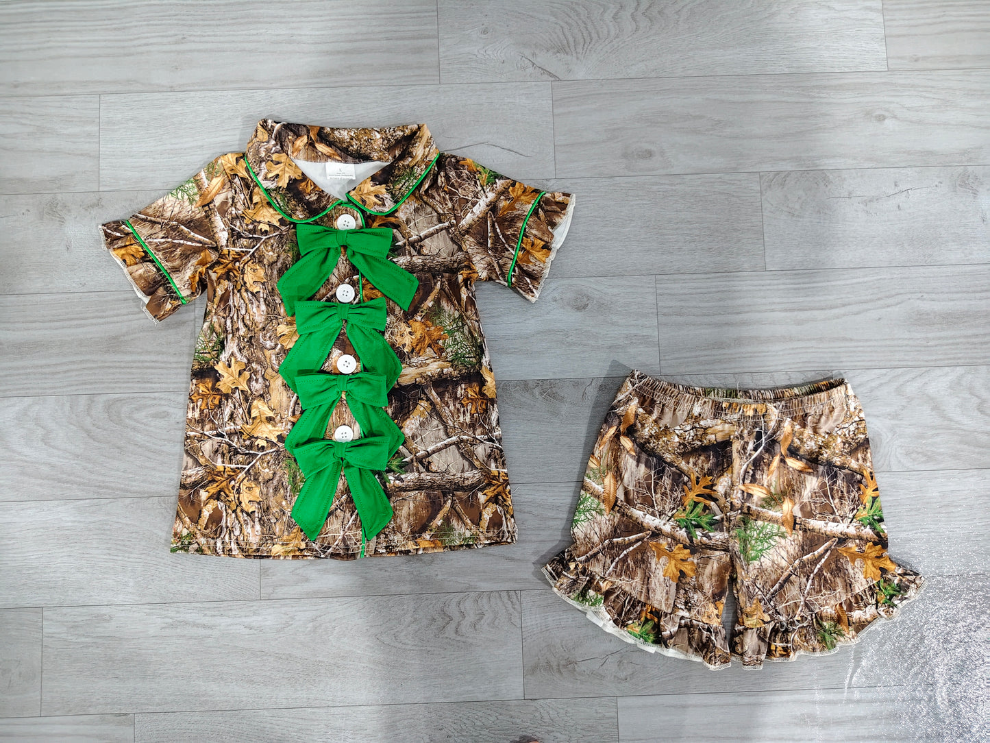( No moq ) Preorder Baby Girls Kids Green Bows Buttons Shirt Camo Ruffle Shorts Hunting Pajamas Set