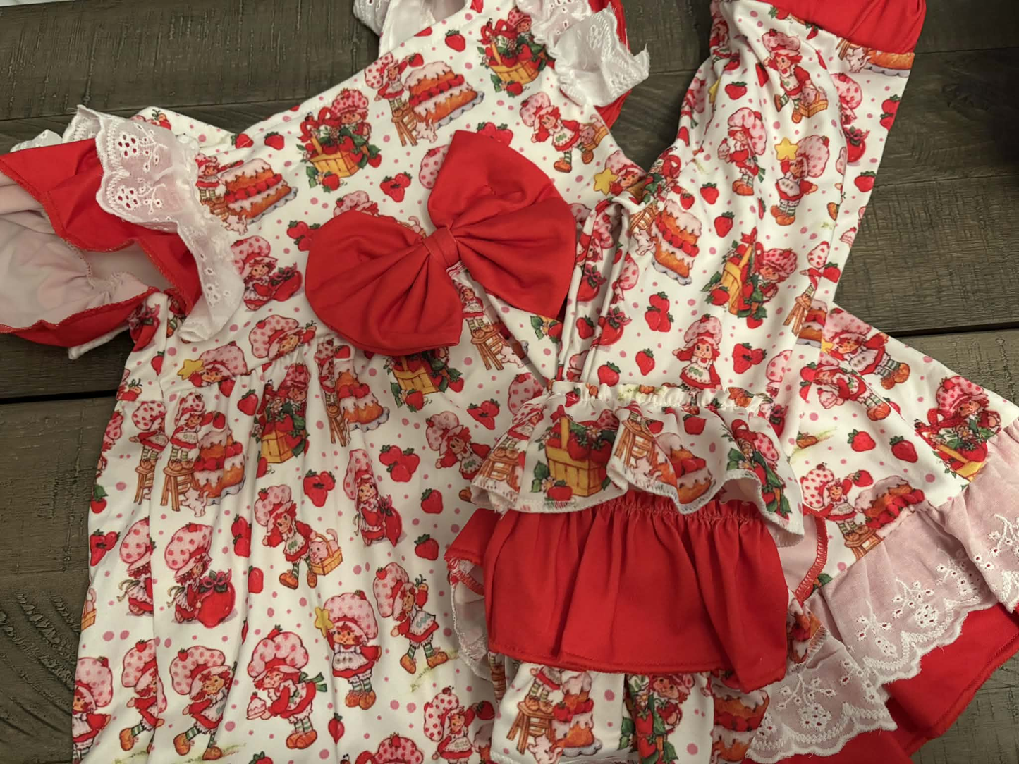 ( Moq 5 ) Preorder Baby Girls Short Sleeves Strawberry Tunic Ruffle Pants Clothes Set