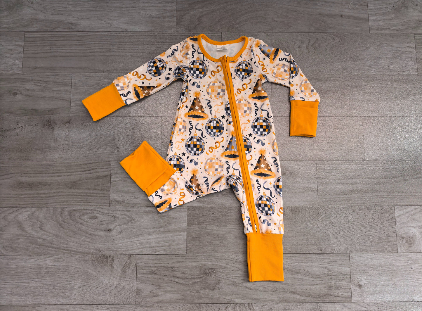 ( No moq ) Preorder Baby Kids Infant Long Sleeves Happy New Year Zipper Footie Sleeper Romper Clothes