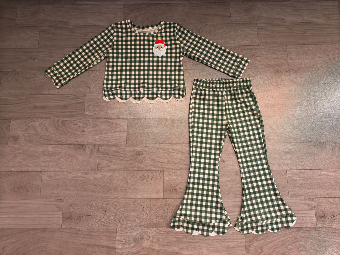 ( No moq ) Preorder Baby Girls Kids Embroidery Christmas Santa Scallop Tops Green Plaid Pants Set Clothes