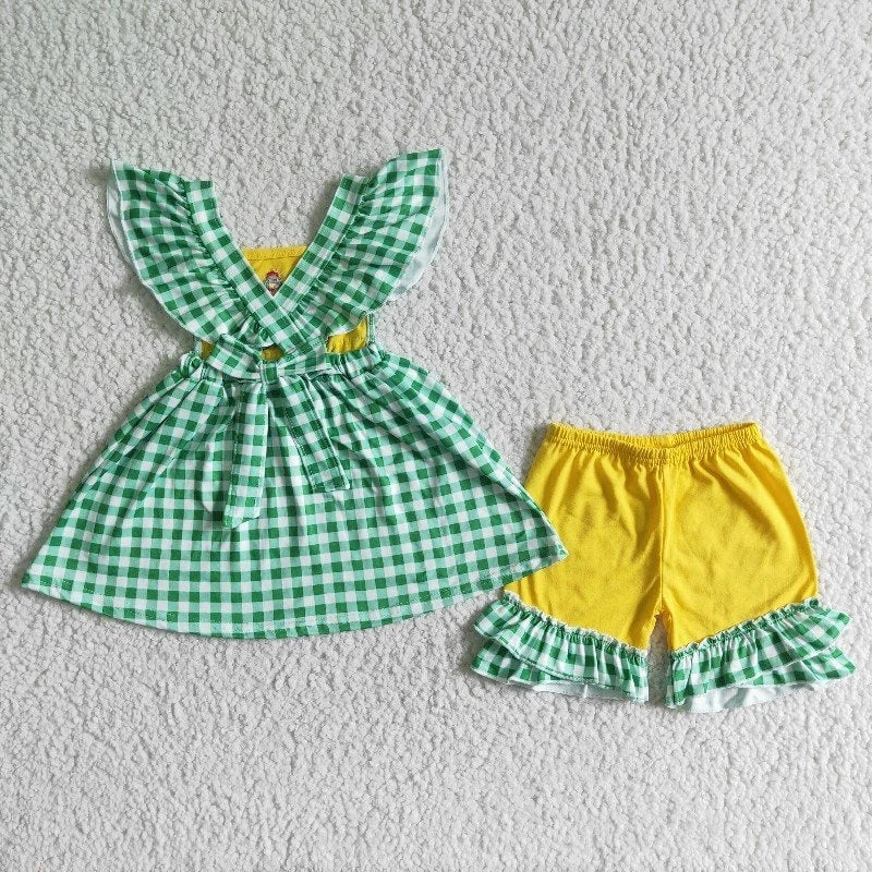 GSSO0056 Baby Girl Summer Embroidery Tractor Chick Shorts Outfit